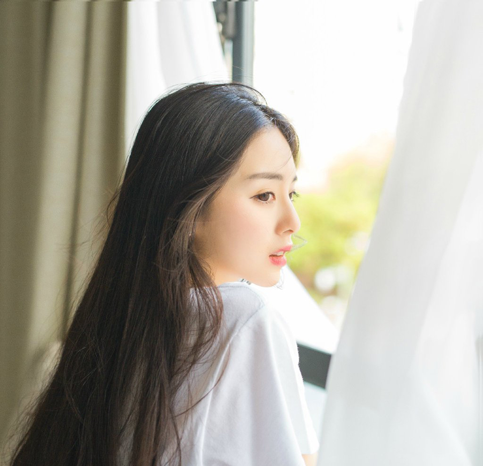 “什么！？”刘璋面色顿时惨白，议事厅里，一群人却是神色不由自主的活络起来，刘璋自掘坟墓，致使民心、军心尽失，如今阆中十万大军皆反，整个益州北部，已经沦为吕布治地，虽然吕布同样不怎么受人待见，但关中这些年的发展大家也看在眼里，虽说地没了，但吕布那里就算致仕，也至少能够混个富家翁做做，而且吕布到现在为止，还没有做过违背自己定下律法的事情。